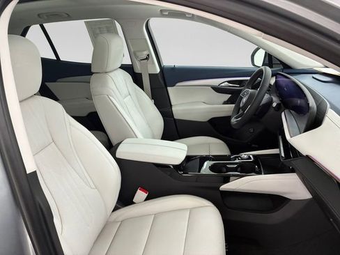Used 2025 Buick Envision Avenir AWD/4WD image 14