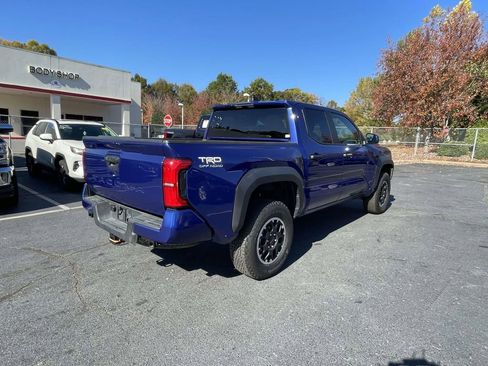 Used 2025 Toyota Tacoma TRD Off-Road image 10