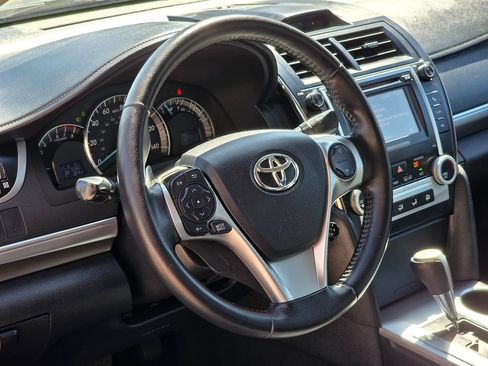 Used 2014 Toyota Camry SE FWD image 19