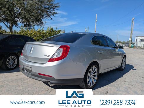 Used 2013 Lincoln MKS image 3