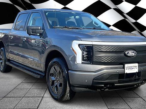 Used 2025 Ford F150 Lightning Flash image 11