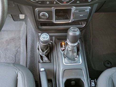 Used 2022 Jeep Wrangler Willys image 19