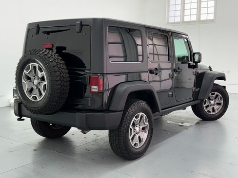 Used 2018 Jeep Wrangler Unlimited Rubicon w/ Connectivity Group AWD/4WD image 8