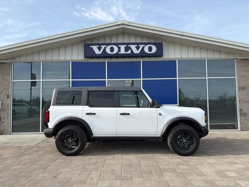 Used 2024 Ford Bronco Black Diamond image 2