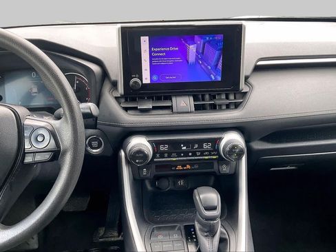 Used 2024 Toyota RAV4 XLE FWD image 7