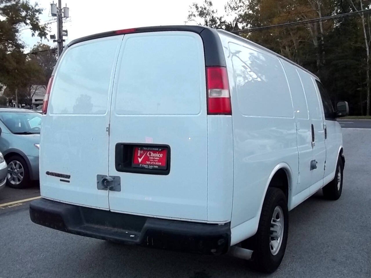 Used 2015 Chevrolet Express 2500 RWD image 2