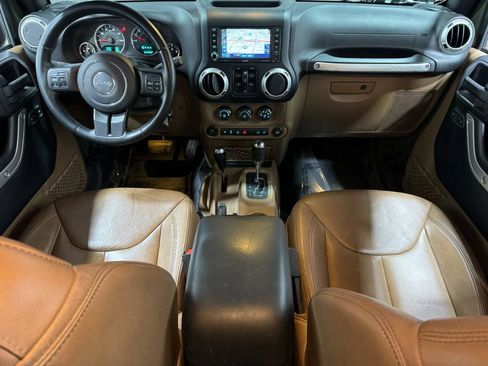 Used 2015 Jeep Wrangler Unlimited Sahara w/ Connectivity Group image 11