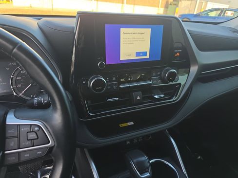 Used 2023 Toyota Highlander XLE image 28