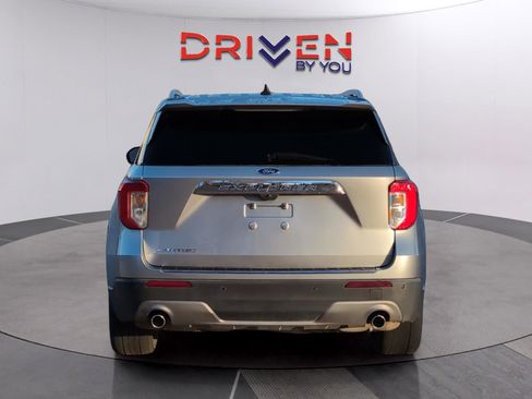 Used 2022 Ford Explorer Limited w/ Equipment Group 301A image 4