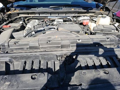 Used 2025 GMC Sierra 2500 AT4 image 12