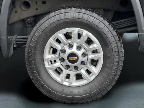 Used 2024 Chevrolet Silverado 2500 LT image 12
