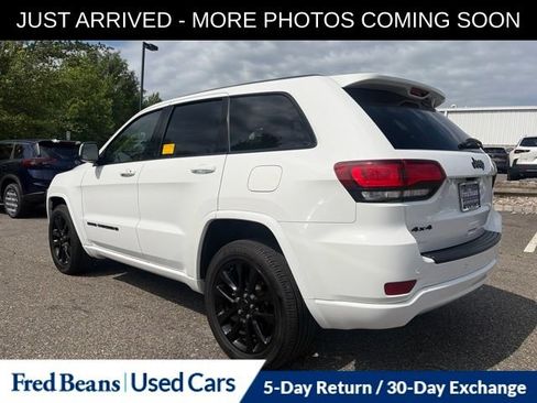 Used 2022 Jeep Grand Cherokee Laredo X AWD/4WD image 5