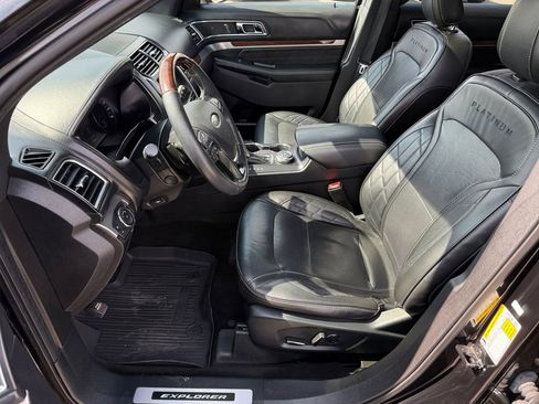 Used 2018 Ford Explorer Platinum image 10