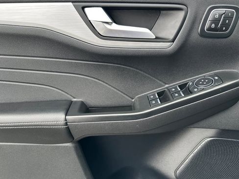 Certified 2025 Ford Escape Platinum image 12