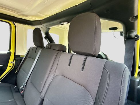 Used 2023 Jeep Wrangler Unlimited w/ Convenience Group AWD/4WD image 31