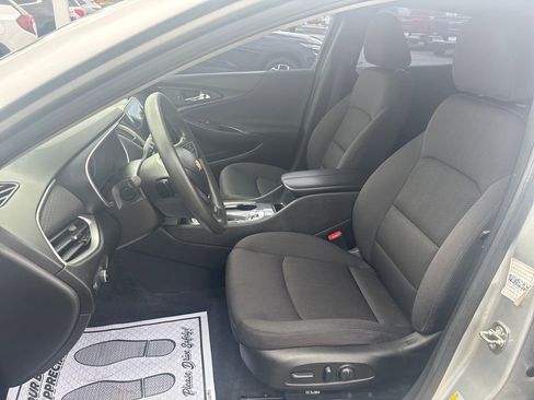 Used 2022 Chevrolet Malibu LT FWD image 13
