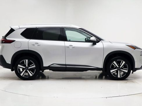 Used 2023 Nissan Rogue SL w/ SL Premium Package image 3