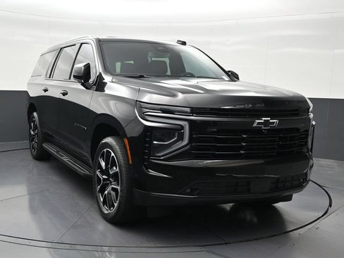 Used 2025 Chevrolet Suburban RST w/ Comfort Package RWD image 8