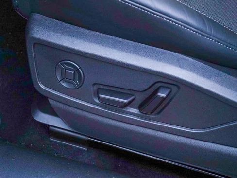 New 2025 Audi Q5 Premium Plus image 24