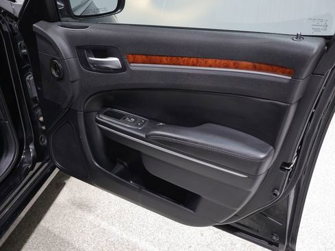 Used 2013 Chrysler 300 RWD image 24