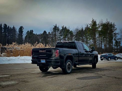 Certified 2024 GMC Sierra 2500 AT4 w/ AT4 Preferred Package image 4