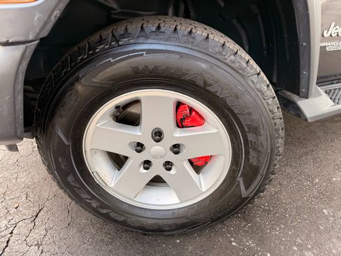 Used 2018 Jeep Wrangler Unlimited Sport S image 37