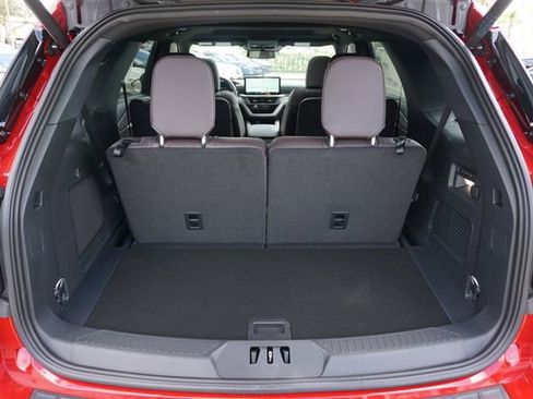 New 2026 Ford Explorer Platinum image 17