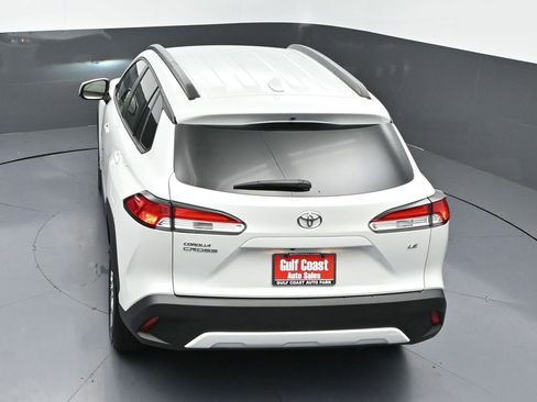 Certified 2022 Toyota Corolla Cross LE image 43