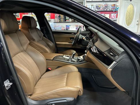 Used 2016 BMW M5 RWD image 18