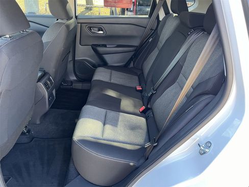 Certified 2025 Nissan Rogue SV image 23