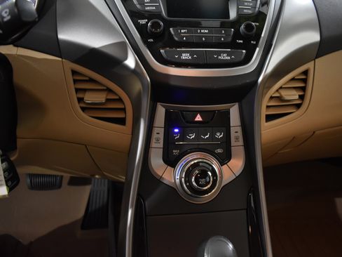 Used 2013 Hyundai Elantra GLS image 21