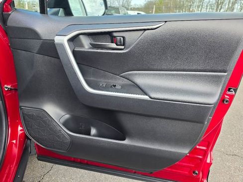 Used 2025 Toyota RAV4 LE AWD/4WD image 10