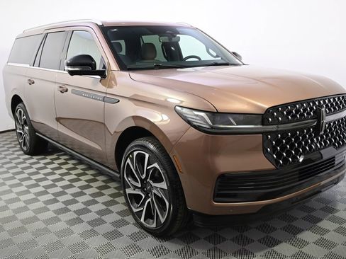 New 2026 Lincoln Navigator L Black Label AWD/4WD image 8
