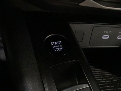 Used 2025 Nissan Kicks SV FWD image 22
