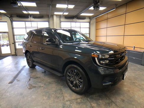 New 2026 Ford Expedition Platinum AWD/4WD image 1