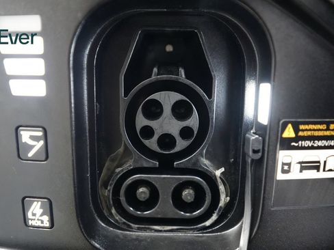 Used 2024 Kia EV6 Wind RWD image 10