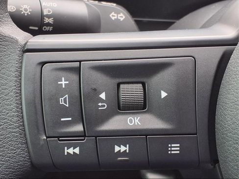 New 2026 Nissan Kicks S image 18