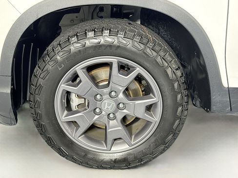 Certified 2024 Honda Passport TrailSport image 31