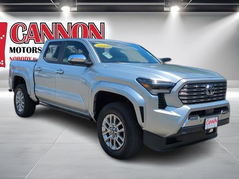 Used 2024 Toyota Tacoma Limited w/ Limited Package (LT) AWD/4WD image 3