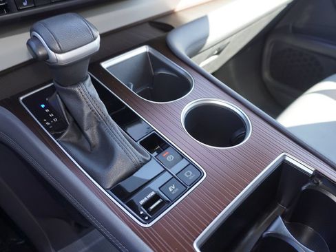 Certified 2023 Toyota Sienna XLE FWD image 19