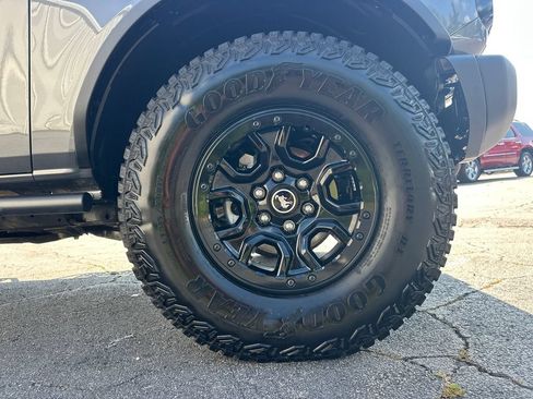 Used 2025 Ford Bronco Badlands AWD/4WD image 13