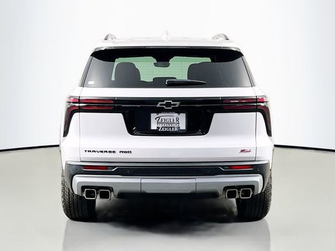 Used 2024 Chevrolet Traverse Z71 w/ Enhanced Driving Package image 6