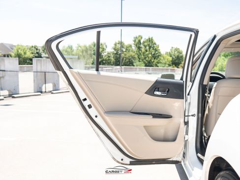 Used 2017 Honda Accord EX-L image 41