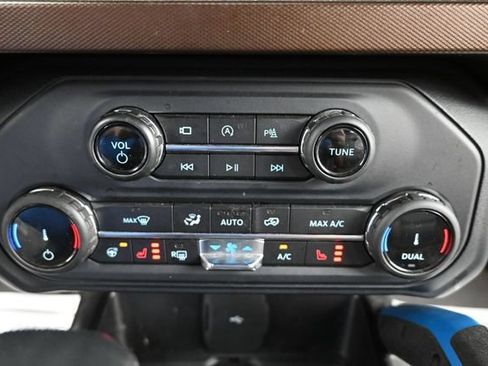 Used 2022 Ford Bronco Outer Banks w/ Sasquatch Package AWD/4WD image 14