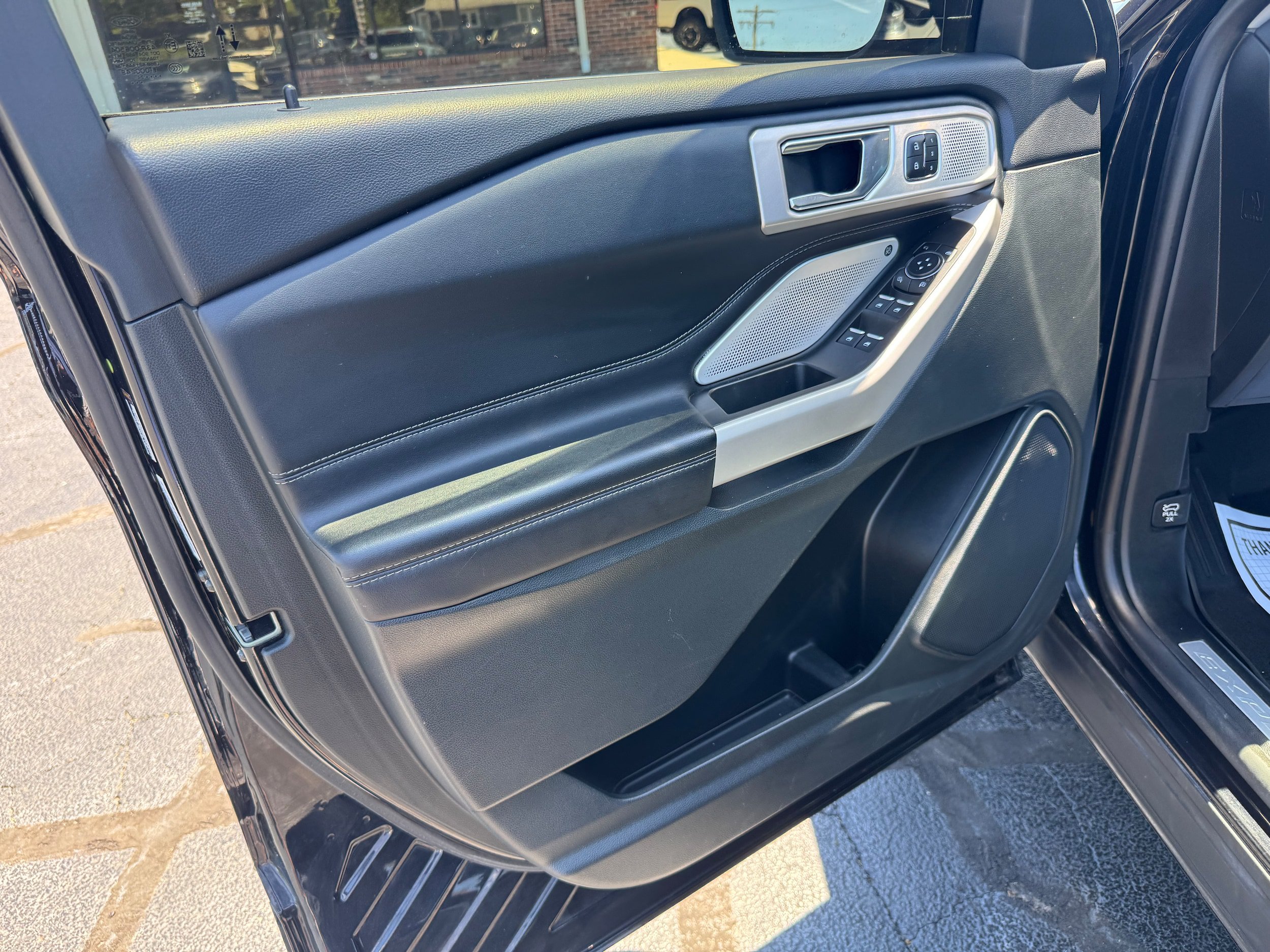 Used 2024 Ford Explorer Limited w/ Limited Technology Package AWD/4WD image 14