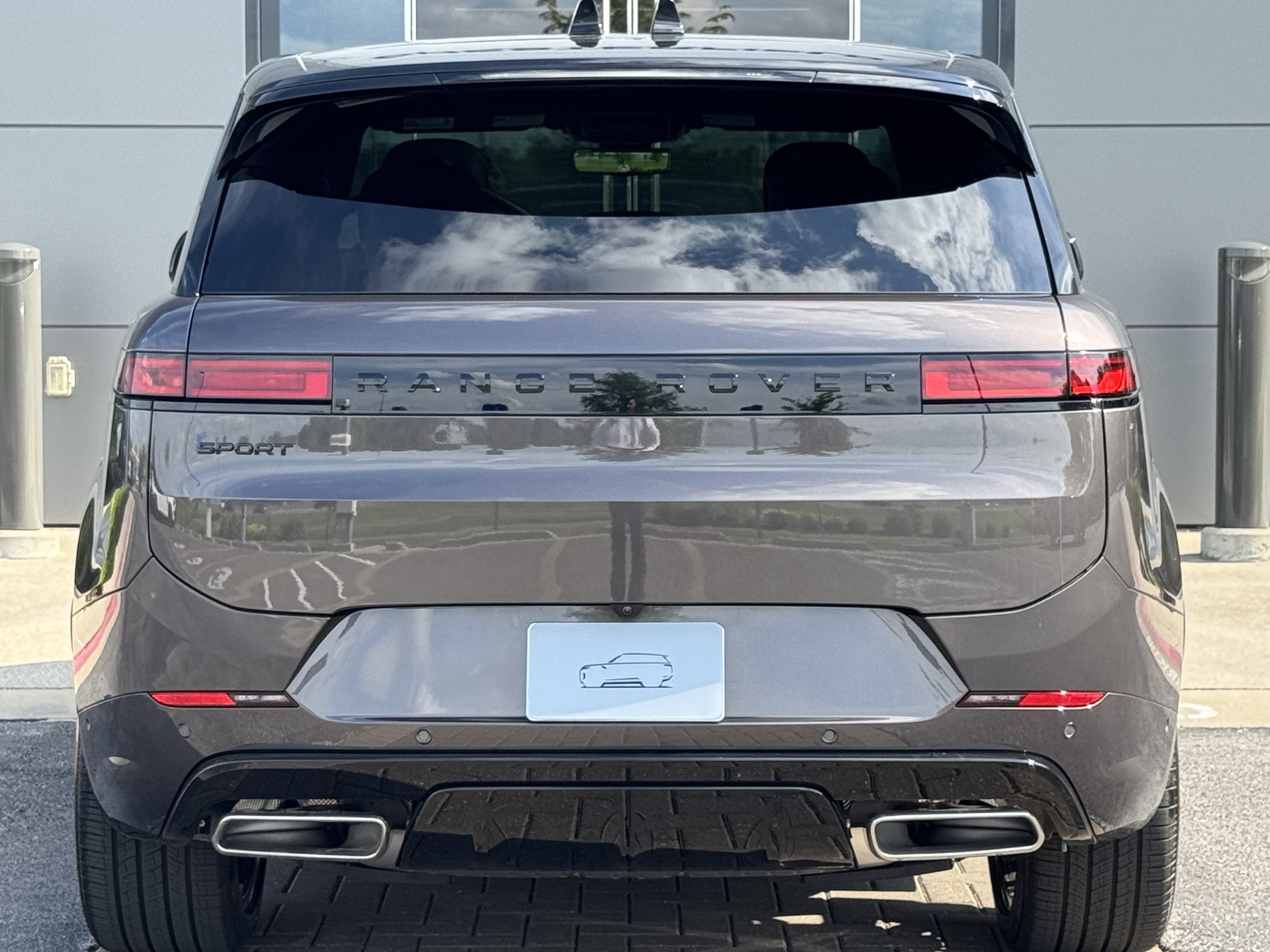 New 2026 Land Rover Range Rover Sport Dynamic SE AWD/4WD image 7