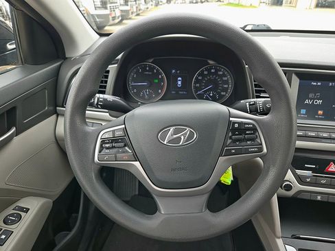 Used 2018 Hyundai Elantra SEL image 11