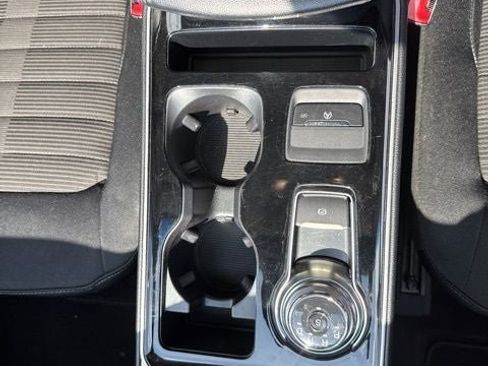 Used 2019 Ford Edge SEL FWD image 13