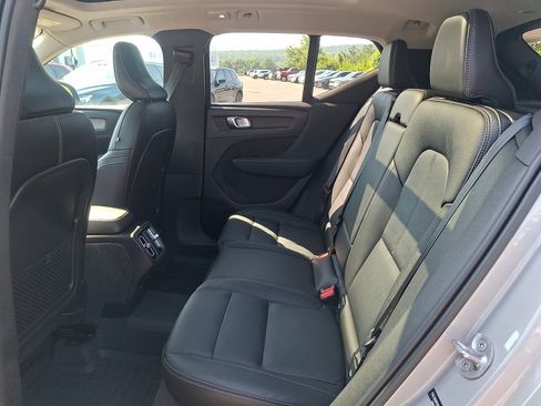 Certified 2023 Volvo XC40 B5 Ultimate w/ Protection Package Premier AWD/4WD image 11