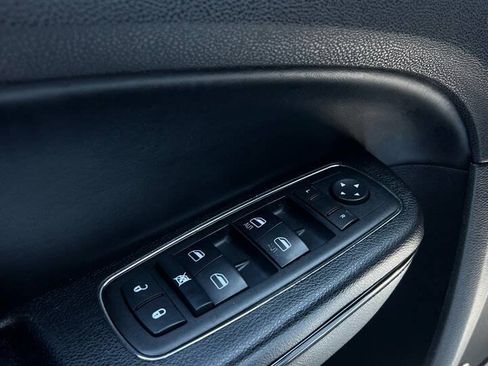 Used 2015 Chrysler 300 S RWD image 22